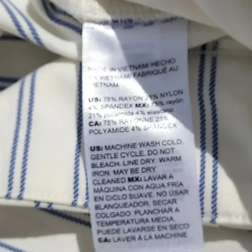 Chicos Womens Pants 2R White with Blue stripes. - Picture 5 of 8